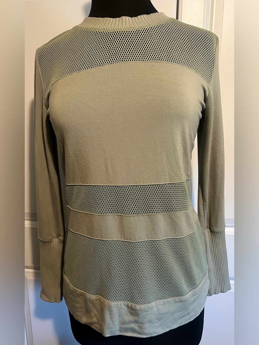 ALO Yoga Light Olive Mesh-Inset Pullover
